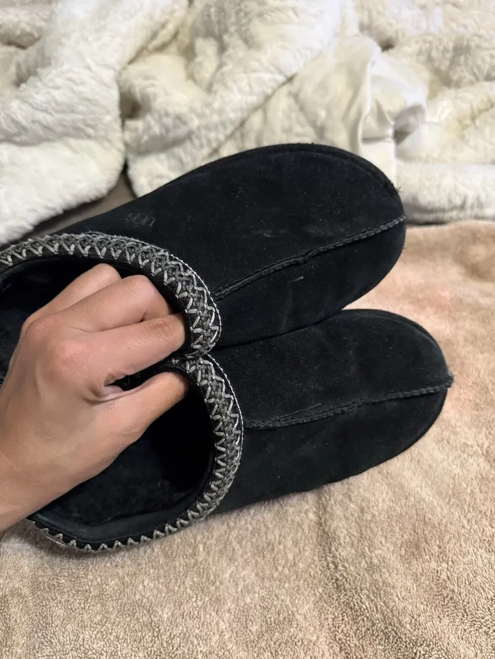 UGG tasman Black Suede Sheepskin Lined Slip-On Slippers Size 8 women’s